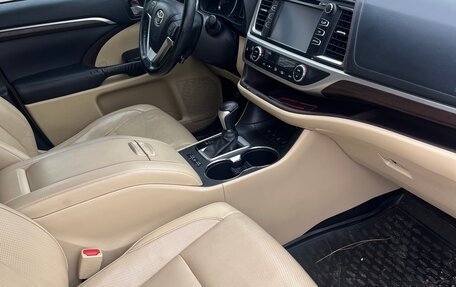 Toyota Highlander III, 2014 год, 2 400 000 рублей, 9 фотография