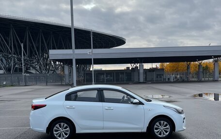 KIA Rio IV, 2017 год, 995 000 рублей, 8 фотография