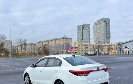 KIA Rio IV, 2017 год, 995 000 рублей, 4 фотография