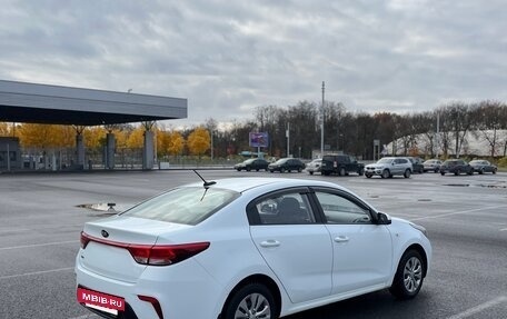 KIA Rio IV, 2017 год, 995 000 рублей, 6 фотография