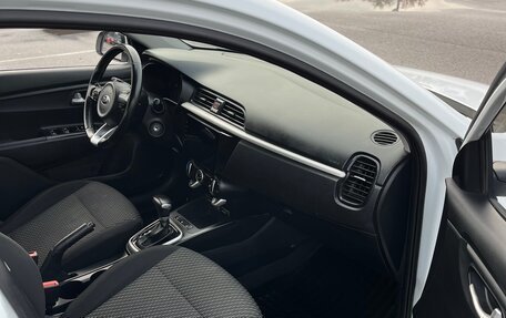 KIA Rio IV, 2017 год, 995 000 рублей, 14 фотография