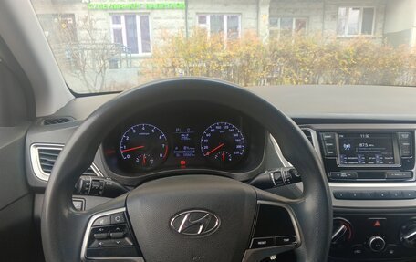 Hyundai Solaris II рестайлинг, 2019 год, 855 000 рублей, 4 фотография