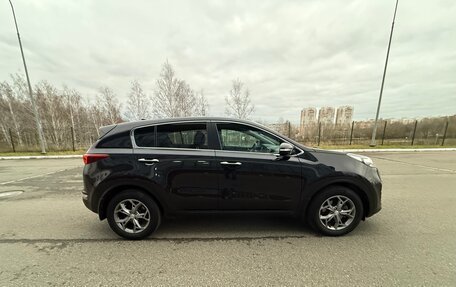 KIA Sportage IV рестайлинг, 2018 год, 2 099 000 рублей, 6 фотография