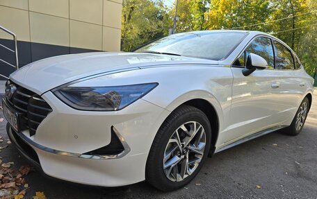 Hyundai Sonata VIII, 2021 год, 2 150 000 рублей, 2 фотография