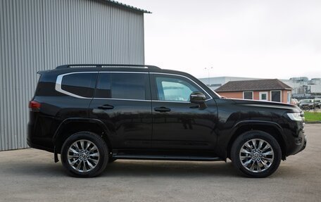 Toyota Land Cruiser, 2024 год, 27 000 000 рублей, 3 фотография