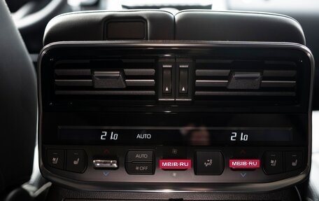 Toyota Land Cruiser, 2024 год, 27 000 000 рублей, 7 фотография