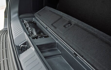 Toyota Land Cruiser, 2024 год, 27 000 000 рублей, 15 фотография