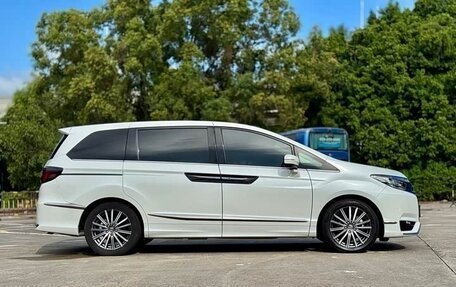 Honda Elysion, 2022 год, 3 300 000 рублей, 4 фотография