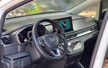 Honda Elysion, 2022 год, 3 300 000 рублей, 18 фотография