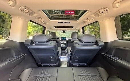 Honda Elysion, 2022 год, 3 300 000 рублей, 28 фотография