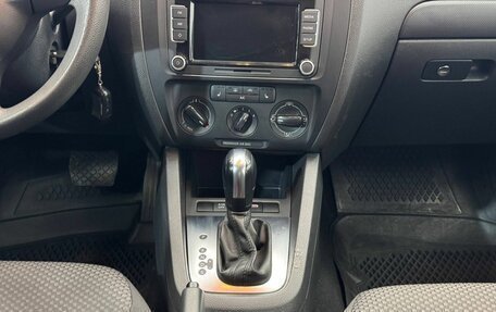 Volkswagen Jetta VI, 2013 год, 1 040 000 рублей, 13 фотография