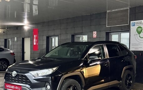 Toyota RAV4, 2021 год, 2 500 000 рублей, 2 фотография