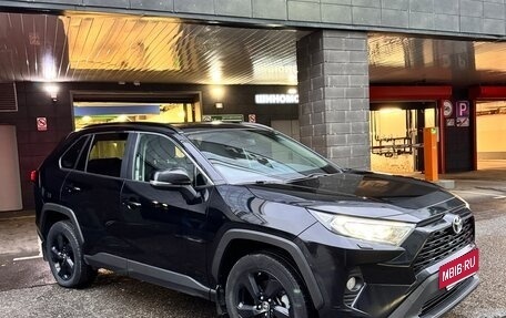 Toyota RAV4, 2021 год, 2 500 000 рублей, 6 фотография