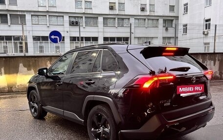 Toyota RAV4, 2021 год, 2 500 000 рублей, 3 фотография