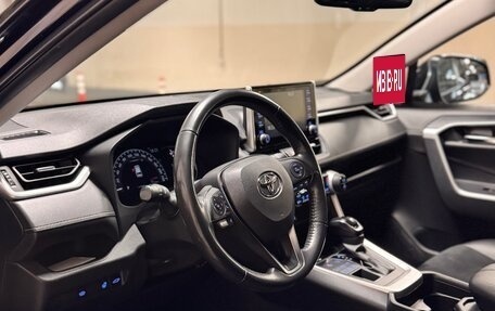 Toyota RAV4, 2021 год, 2 500 000 рублей, 14 фотография