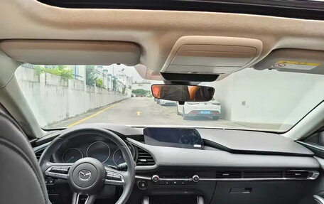 Mazda 3, 2021 год, 1 300 000 рублей, 13 фотография