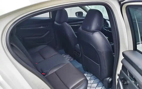 Mazda 3, 2021 год, 1 300 000 рублей, 14 фотография