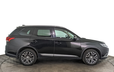 Mitsubishi Outlander III рестайлинг 3, 2018 год, 2 150 000 рублей, 4 фотография