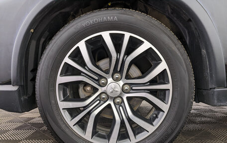 Mitsubishi Outlander III рестайлинг 3, 2018 год, 2 150 000 рублей, 12 фотография