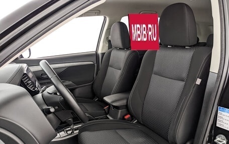 Mitsubishi Outlander III рестайлинг 3, 2018 год, 2 150 000 рублей, 20 фотография