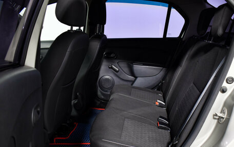 Renault Logan II, 2017 год, 825 000 рублей, 11 фотография