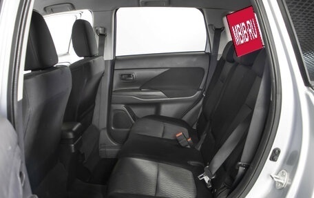 Mitsubishi Outlander III рестайлинг 3, 2013 год, 1 078 000 рублей, 10 фотография