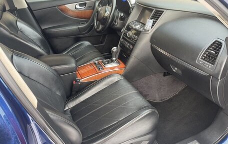 Infiniti QX70, 2015 год, 2 450 000 рублей, 10 фотография