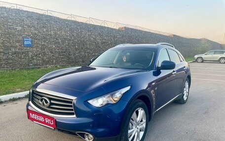 Infiniti QX70, 2015 год, 2 450 000 рублей, 9 фотография