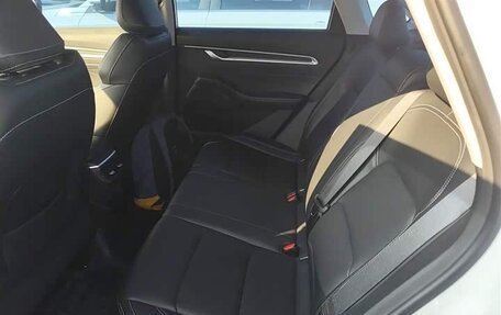 Geely Emgrand, 2025 год, 1 390 000 рублей, 21 фотография