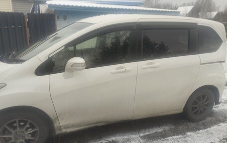 Honda Freed I, 2012 год, 800 000 рублей, 2 фотография