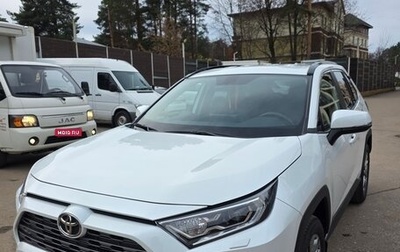 Toyota RAV4, 2021 год, 3 900 000 рублей, 1 фотография