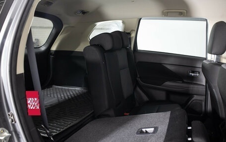 Mitsubishi Outlander III рестайлинг 3, 2019 год, 1 899 000 рублей, 14 фотография