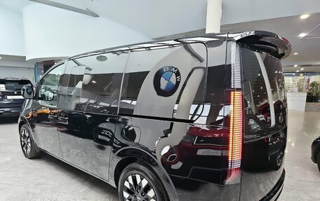 Hyundai Staria, 2024 год, 6 000 000 рублей, 5 фотография