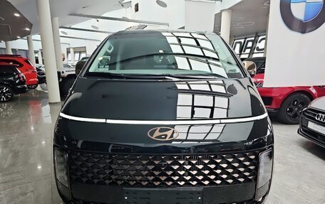 Hyundai Staria, 2024 год, 6 000 000 рублей, 2 фотография