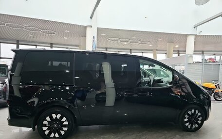 Hyundai Staria, 2024 год, 6 000 000 рублей, 6 фотография