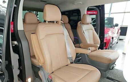 Hyundai Staria, 2024 год, 6 000 000 рублей, 24 фотография