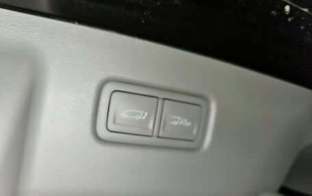 Hyundai Staria, 2024 год, 6 000 000 рублей, 28 фотография