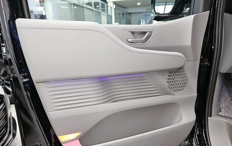 Hyundai Staria, 2024 год, 6 000 000 рублей, 31 фотография