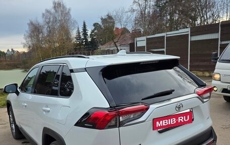 Toyota RAV4, 2021 год, 3 900 000 рублей, 3 фотография