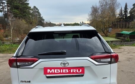 Toyota RAV4, 2021 год, 3 900 000 рублей, 4 фотография