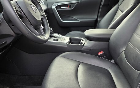 Toyota RAV4, 2021 год, 3 900 000 рублей, 9 фотография