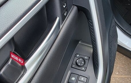 Toyota RAV4, 2021 год, 3 900 000 рублей, 14 фотография