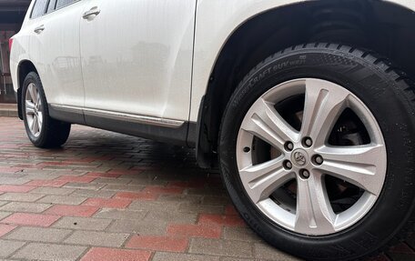 Toyota Highlander III, 2012 год, 2 500 000 рублей, 4 фотография