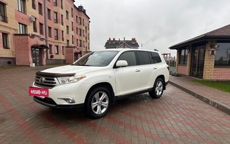 Toyota Highlander III, 2012 год, 2 500 000 рублей, 3 фотография