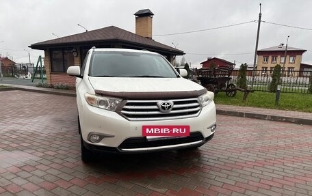 Toyota Highlander III, 2012 год, 2 500 000 рублей, 2 фотография