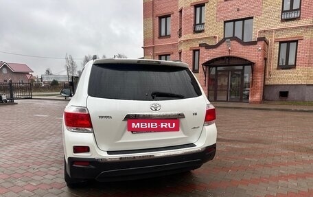 Toyota Highlander III, 2012 год, 2 500 000 рублей, 6 фотография