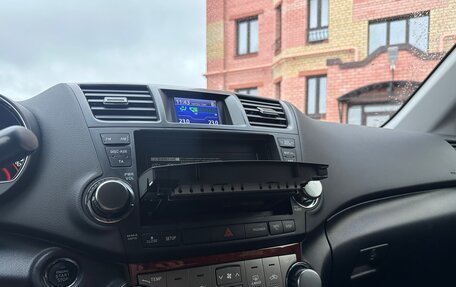 Toyota Highlander III, 2012 год, 2 500 000 рублей, 17 фотография