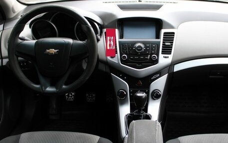 Chevrolet Cruze II, 2010 год, 579 000 рублей, 10 фотография