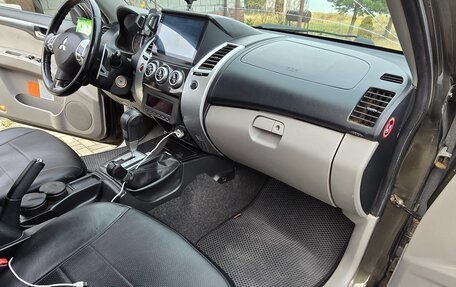 Mitsubishi Pajero Sport II рестайлинг, 2015 год, 1 700 000 рублей, 8 фотография