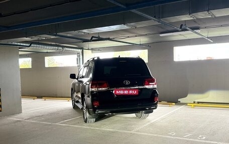 Toyota Land Cruiser 200, 2016 год, 6 170 000 рублей, 10 фотография